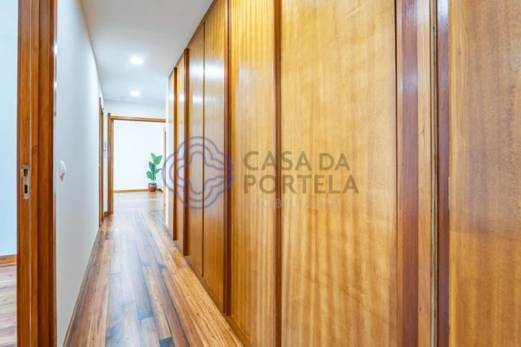 Apartamento T2 para Venda em Ramalde Foto 17