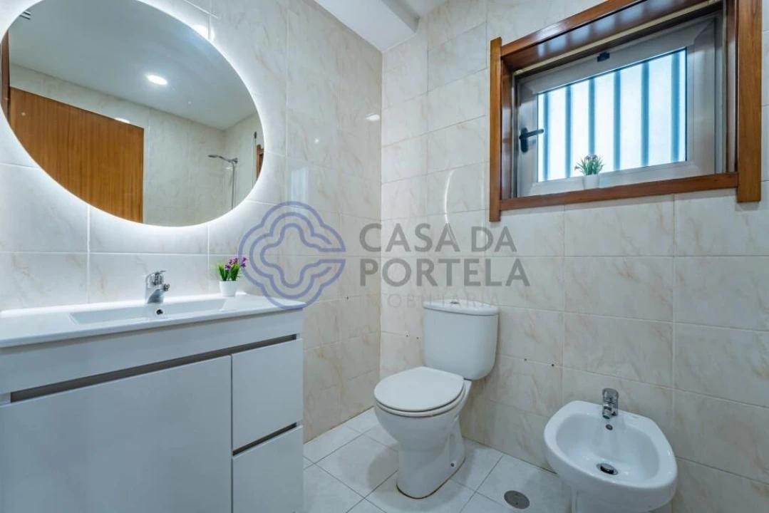 Apartamento T2 para Venda em Ramalde Foto 21