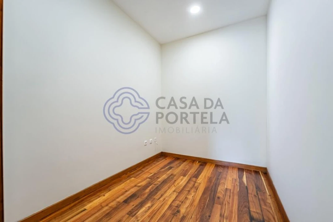Apartamento T2 para Venda em Ramalde Foto 15