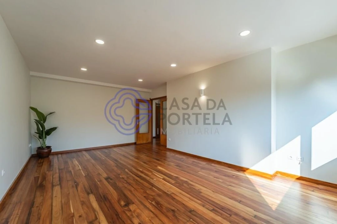 Apartamento T2 para Venda em Ramalde Foto 10