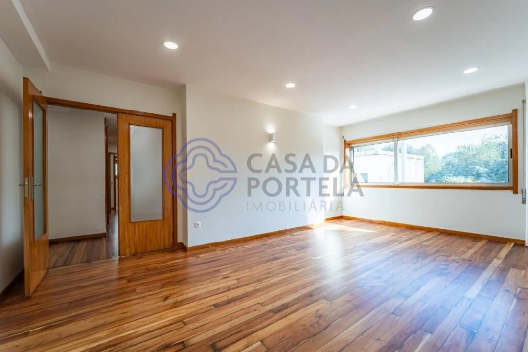 Apartamento T2 para Venda em Ramalde Foto 7