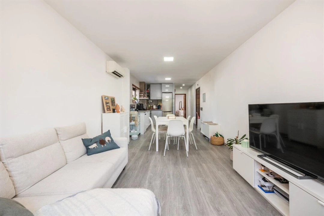 Apartamento T1 para Arrendamento em Santo Antonio dos Olivais Foto 1
