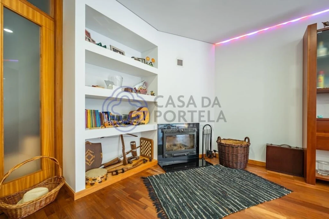 Apartamento T4 para Venda em Moreira Foto 7