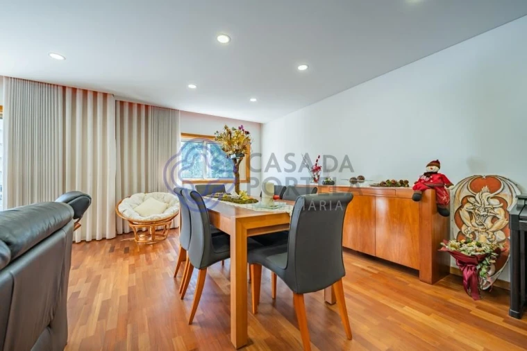 Apartamento T4 para Venda em Moreira Foto 5