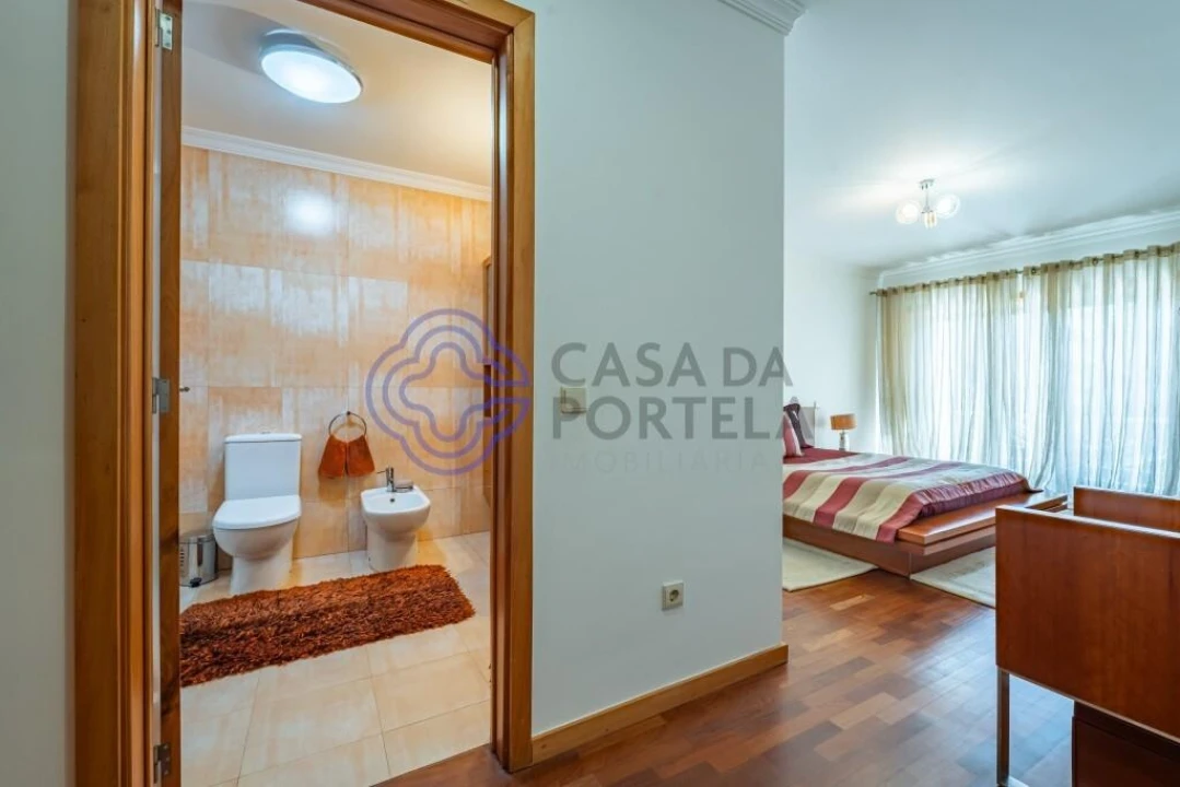 Apartamento T4 para Venda em Moreira Foto 15