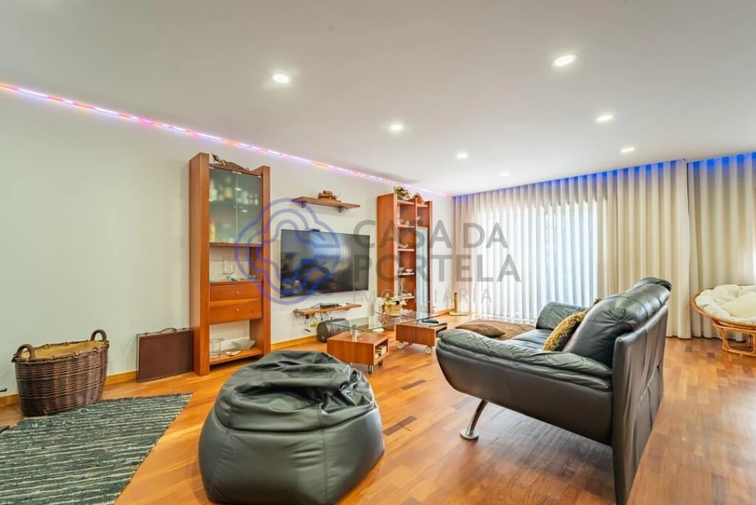 Apartamento T4 para Venda em Moreira Foto 6