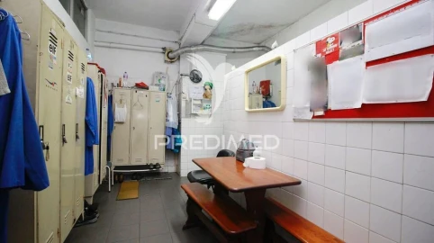Armazém para Arrendamento em Venteira