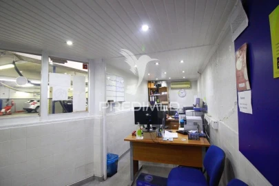 Armazém para Arrendamento em Venteira