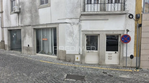 Loja para Venda em Ribeira de Nisa e Carreiras