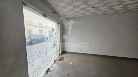 Loja para Venda em Ribeira de Nisa e Carreiras