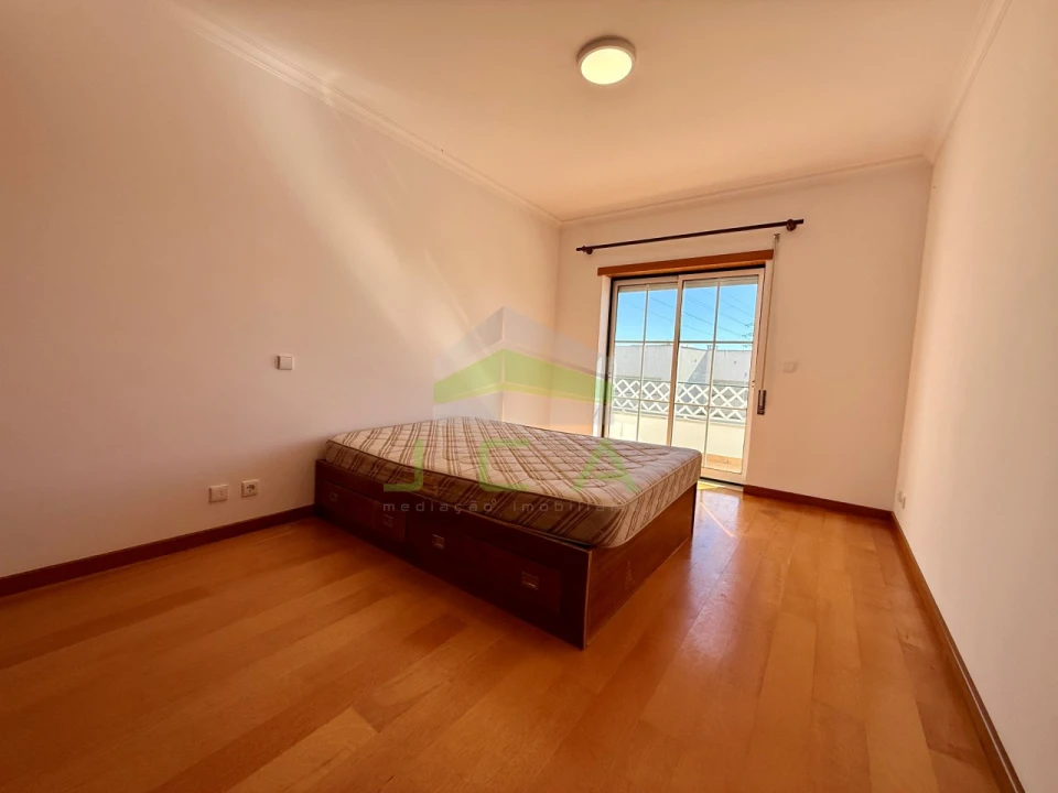 Apartamento T3 para Venda em Leiria, Pousos, Barreira e Cortes Foto 10