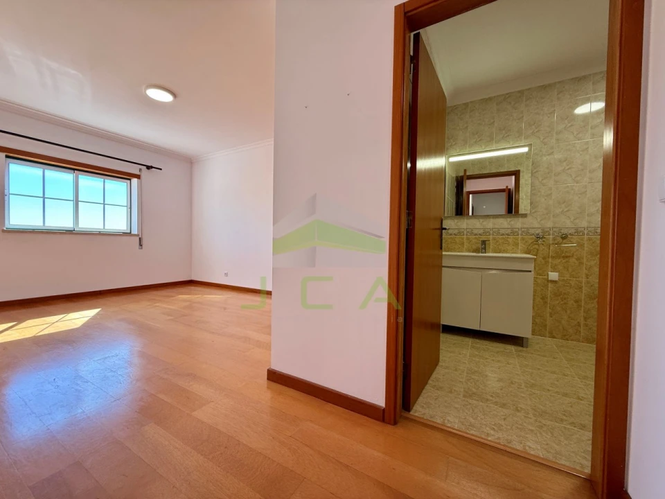 Apartamento T3 para Venda em Leiria, Pousos, Barreira e Cortes Foto 15