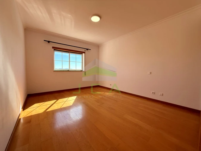 Apartamento T3 para Venda em Leiria, Pousos, Barreira e Cortes Foto 16
