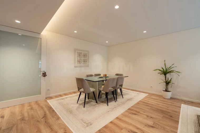 Apartamento T2 para Venda em Cidade da Maia Foto 6