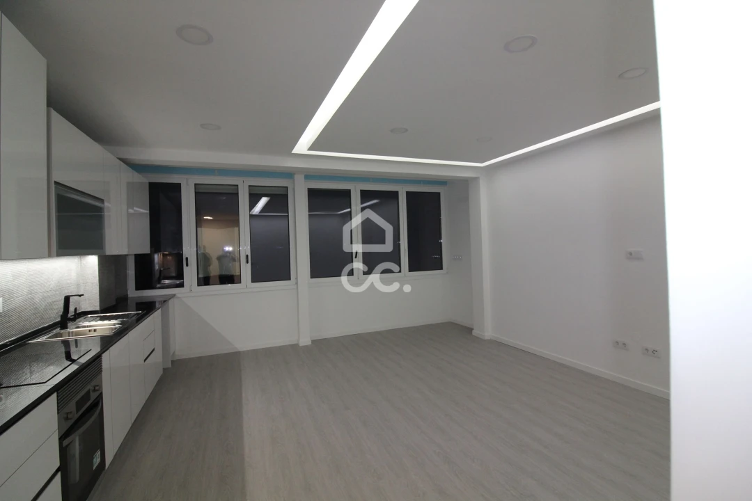 Apartamento T2 para Venda em Amora Foto 3
