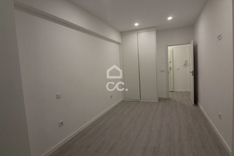 Apartamento T2 para Venda em Amora Foto 7