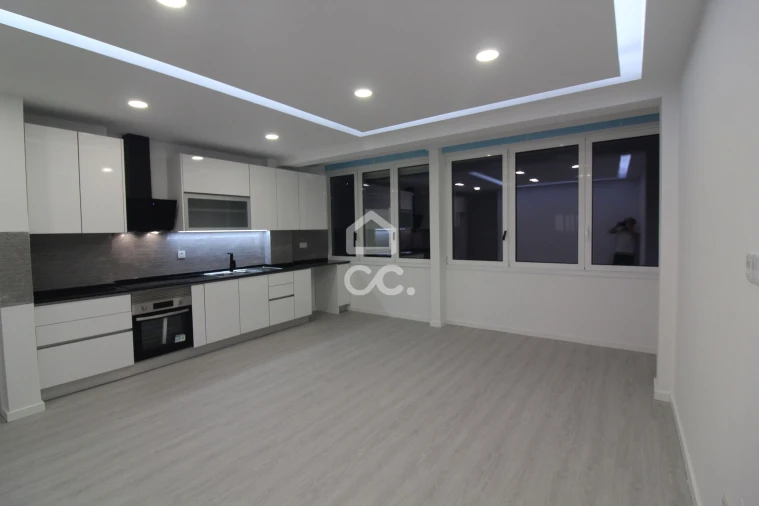 Apartamento T2 para Venda em Amora Foto 2