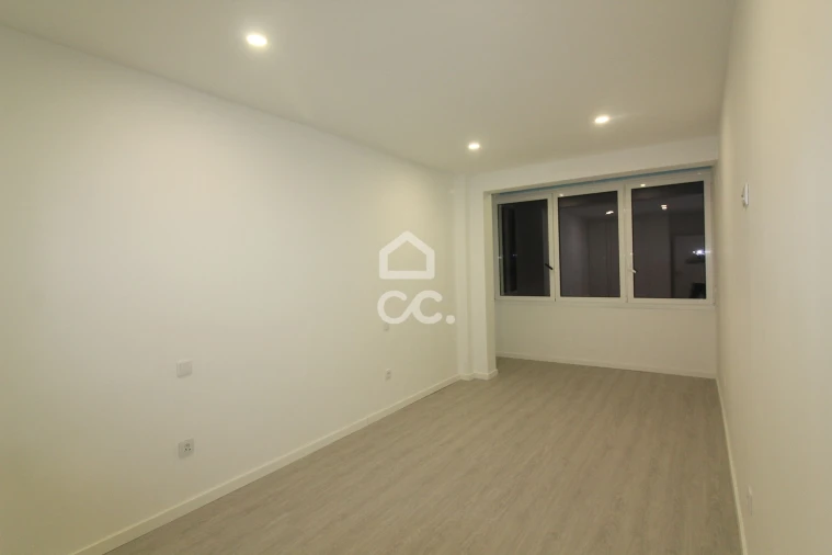 Apartamento T2 para Venda em Amora Foto 10