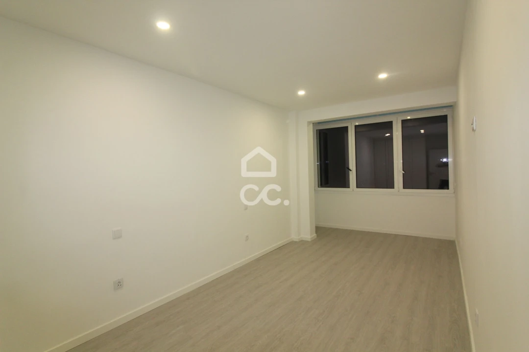 Apartamento T2 para Venda em Amora Foto 10