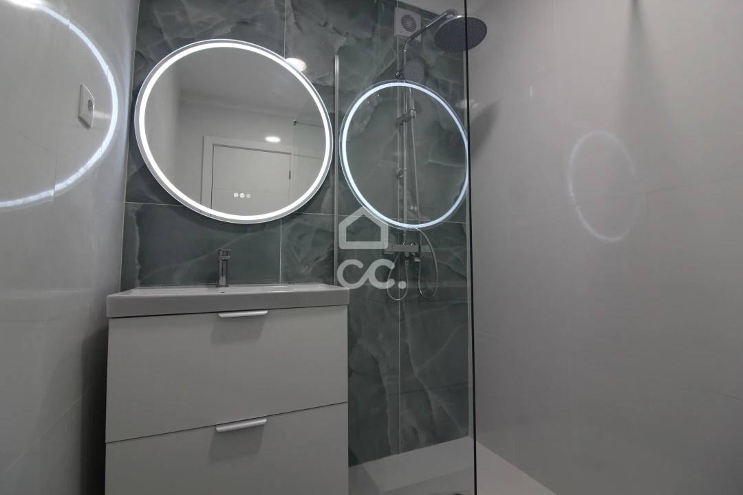 Apartamento T2 para Venda em Amora Foto 9