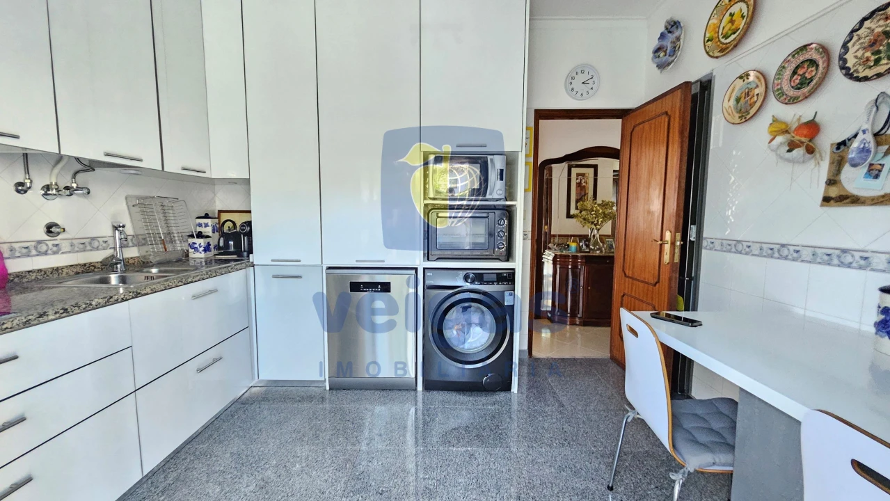 Apartamento T3 para Venda em Casal de Cambra Foto 19