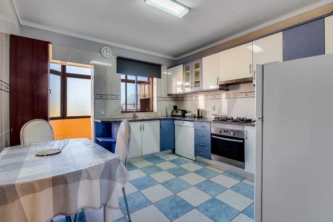 Apartamento T2 para Venda em Portimão Foto 3