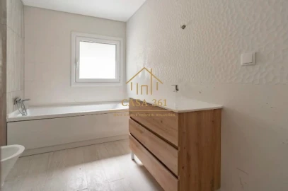 Apartamento T3 para Venda em Castanheira do Ribatejo e Cachoeiras
