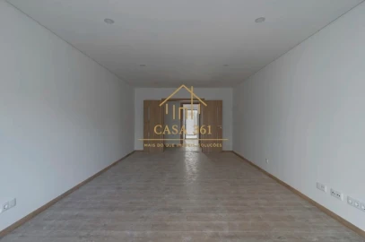 Apartamento T3 para Venda em Castanheira do Ribatejo e Cachoeiras