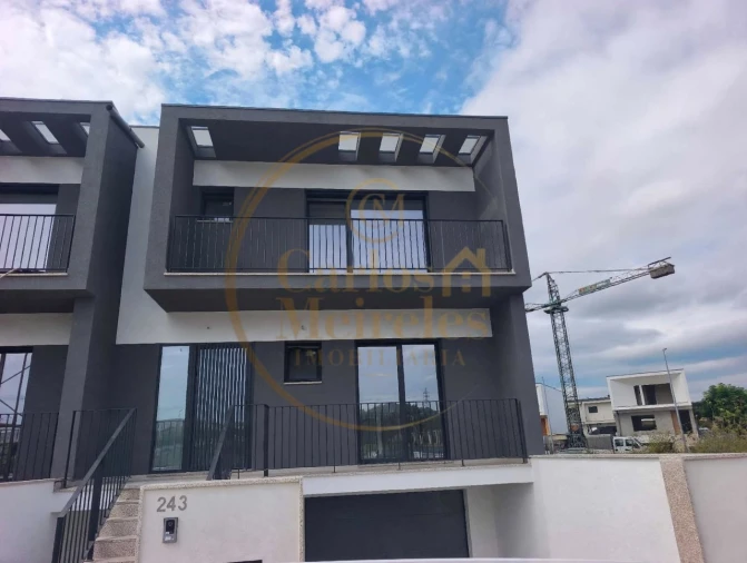 Moradia T3 para Venda em Merelim (São Pedro) e Frossos Foto 3
