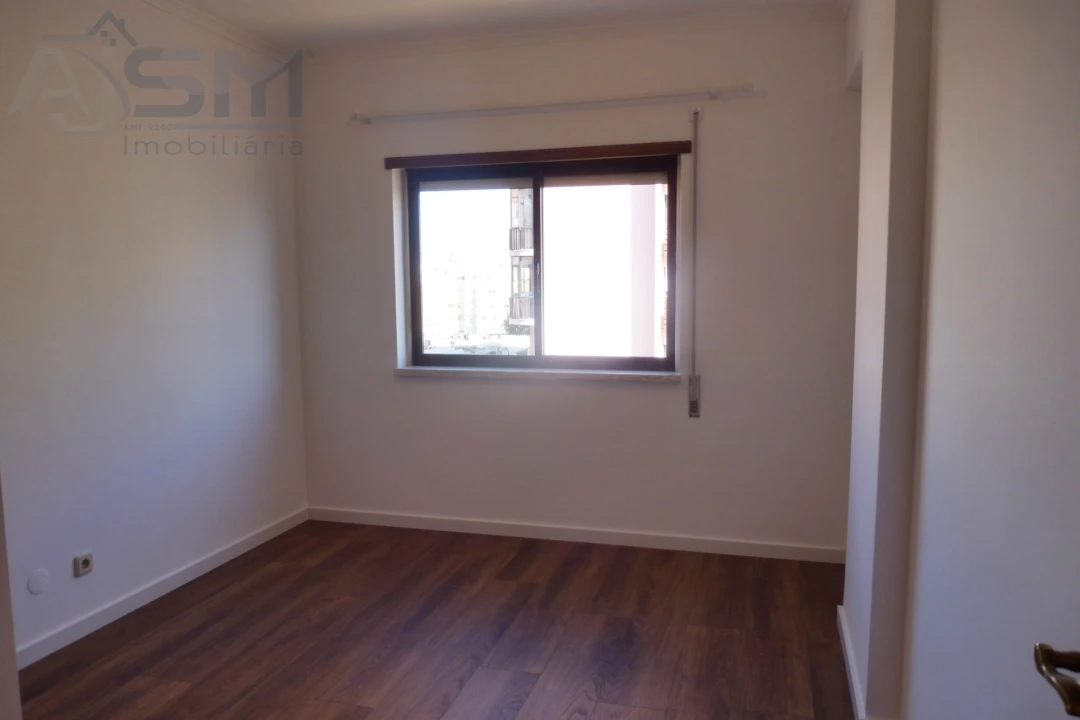 Apartamento T2 para Arrendamento em Cacém e São Marcos Foto 10