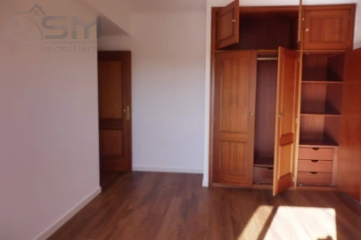 Apartamento T2 para Arrendamento em Cacém e São Marcos