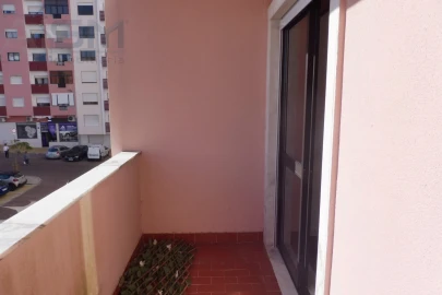 Apartamento T2 para Arrendamento em Cacém e São Marcos