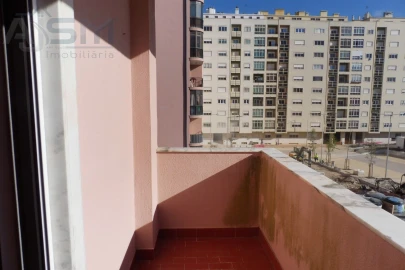 Apartamento T2 para Arrendamento em Cacém e São Marcos