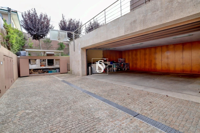 Moradia T4 para Venda em Arvore Foto 37