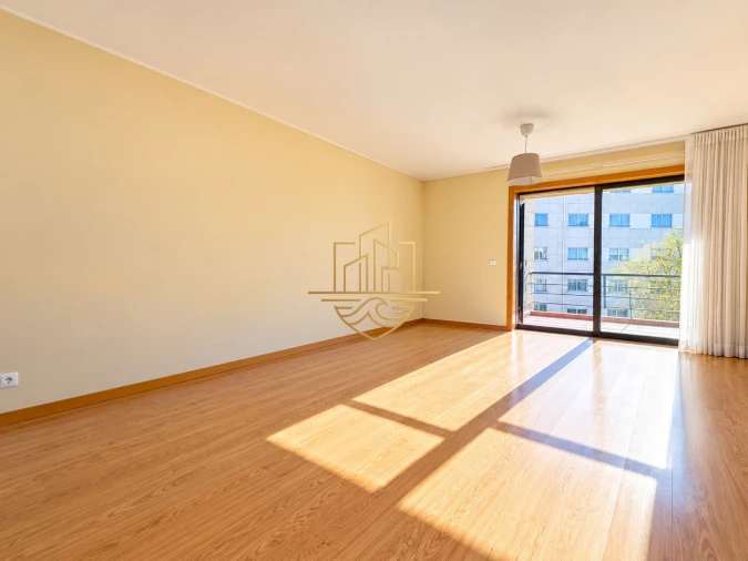 Apartamento T1 para Venda em Lordelo do Ouro e Massarelos Foto 12