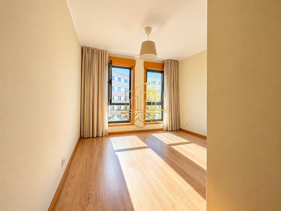 Apartamento T1 para Venda em Lordelo do Ouro e Massarelos Foto 18
