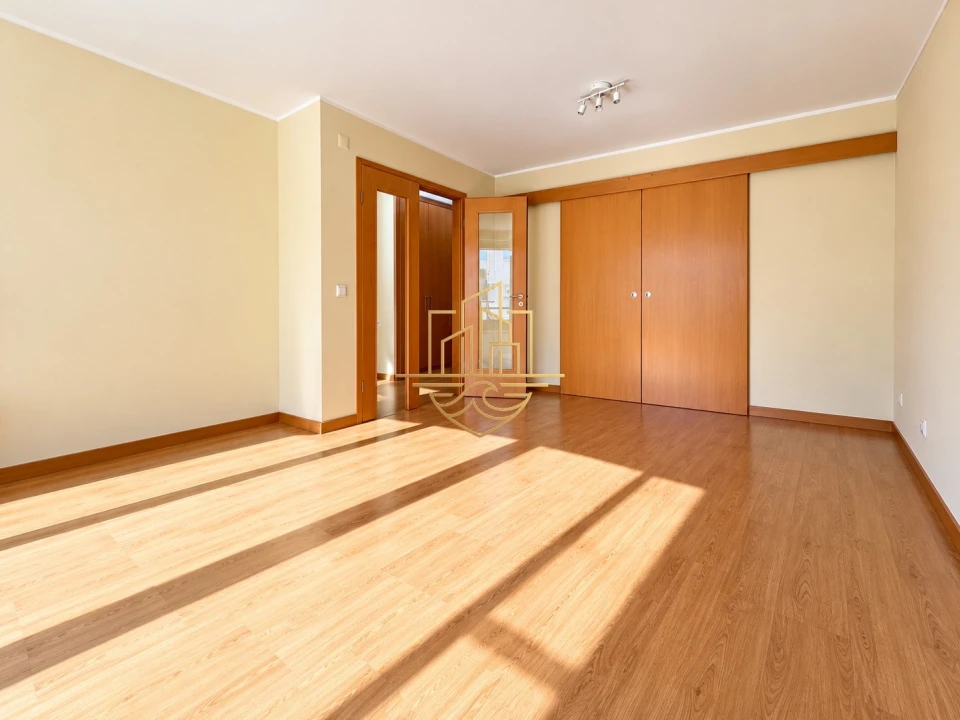 Apartamento T1 para Venda em Lordelo do Ouro e Massarelos Foto 7