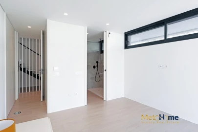 Moradia T5 para Venda em Madalena
