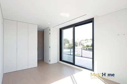 Moradia T5 para Venda em Madalena