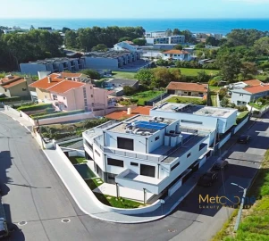 Moradia T5 para Venda em Madalena