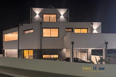 Moradia T5 para Venda em Madalena