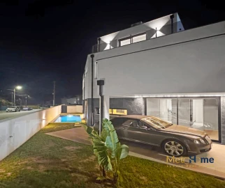 Moradia T5 para Venda em Madalena