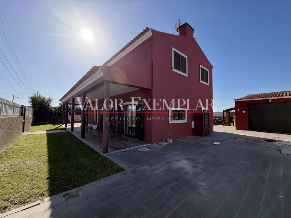 Moradia T4 para Venda em Atalaia e Alto Estanqueiro-Jardia Foto 2