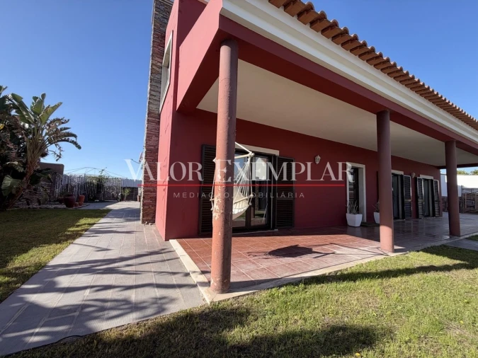 Moradia T4 para Venda em Atalaia e Alto Estanqueiro-Jardia Foto 4