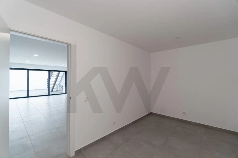 Moradia T3 para Venda em Montenegro Foto 29