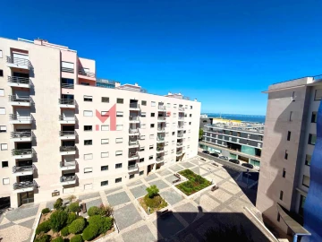 Apartamento T2 para Arrendamento em Parque das Nações