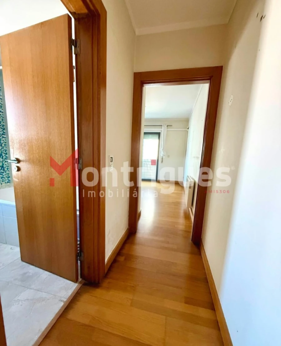 Apartamento T2 para Arrendamento em Parque das Nações Foto 10