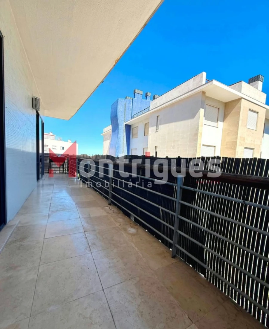 Apartamento T2 para Arrendamento em Parque das Nações Foto 16