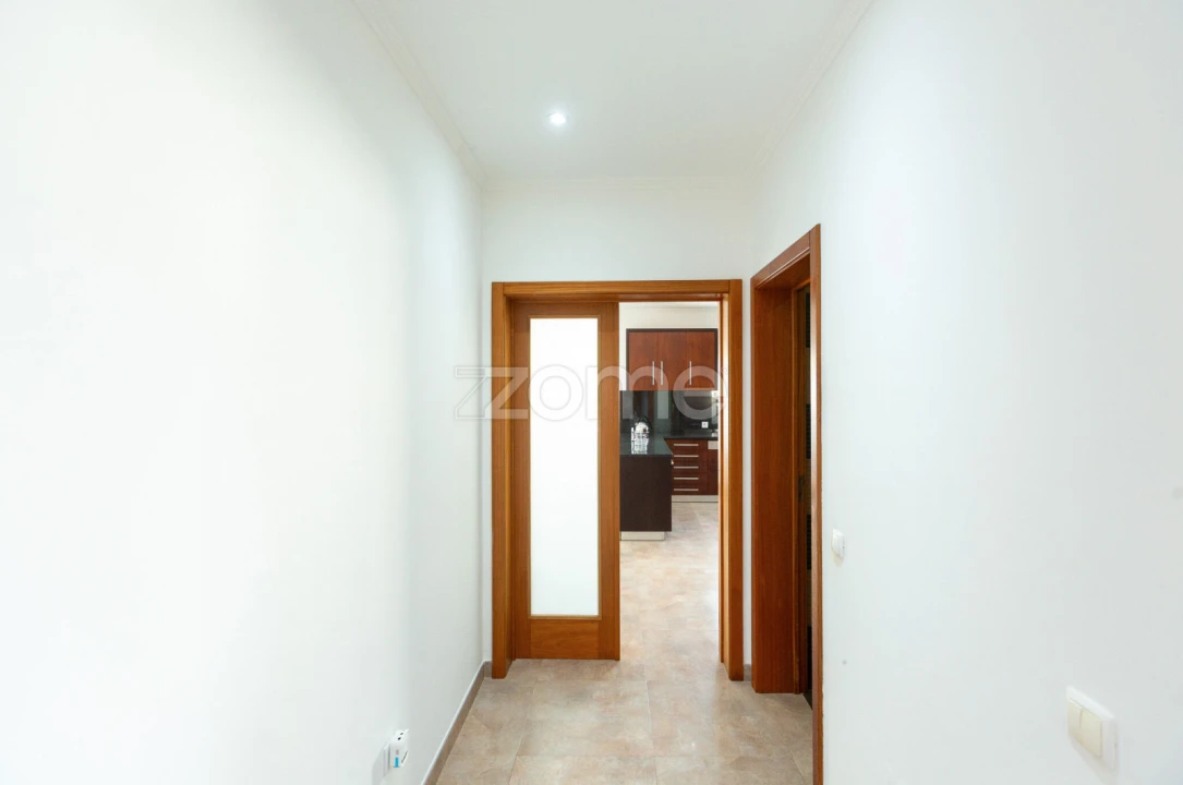 Moradia T3 para Venda em Calhetas Foto 12