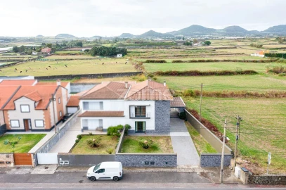 Moradia T3 para Venda em Calhetas